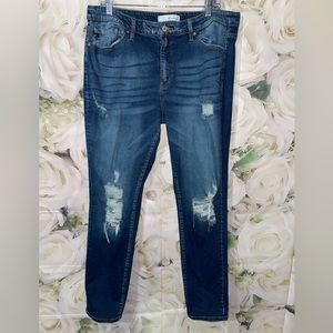 KanCan Estilo High Rise Distressed Jeans size 31